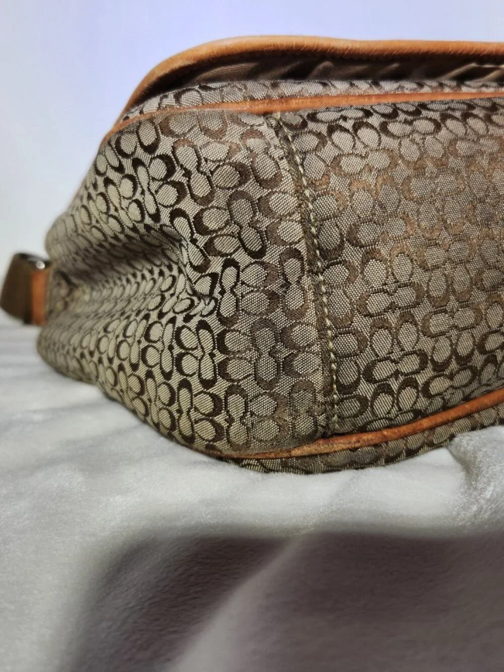 COACH Hudson XL Messenger/computer/travel bag signature C with vachetta leather